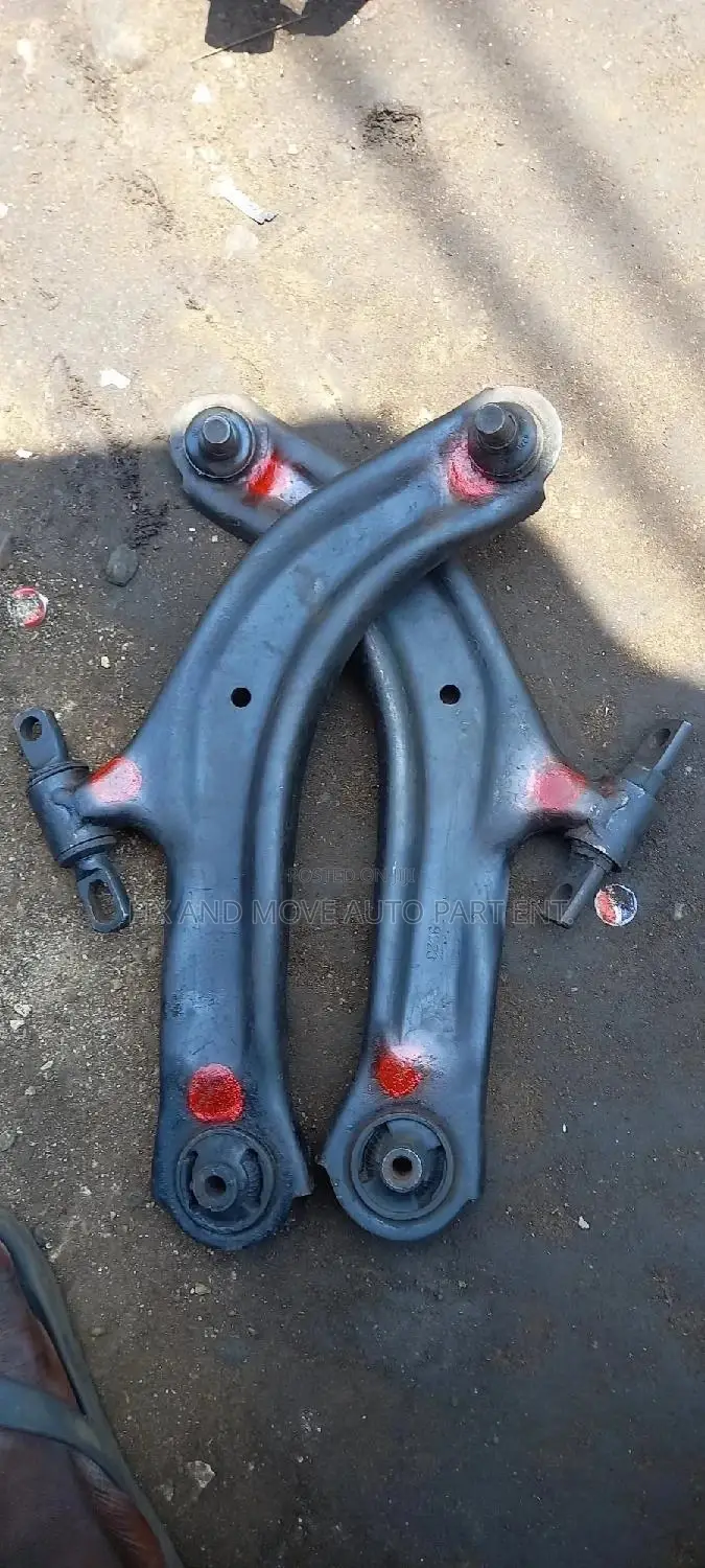 LOWER ARM Pair in Stock for All Car Toyota/Honda/Nissan/Kia