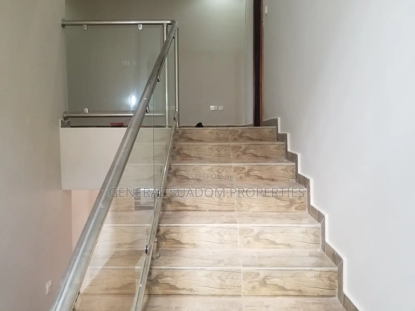 4bdrm Duplex in Suadom Properties, Coca Cola for Sale