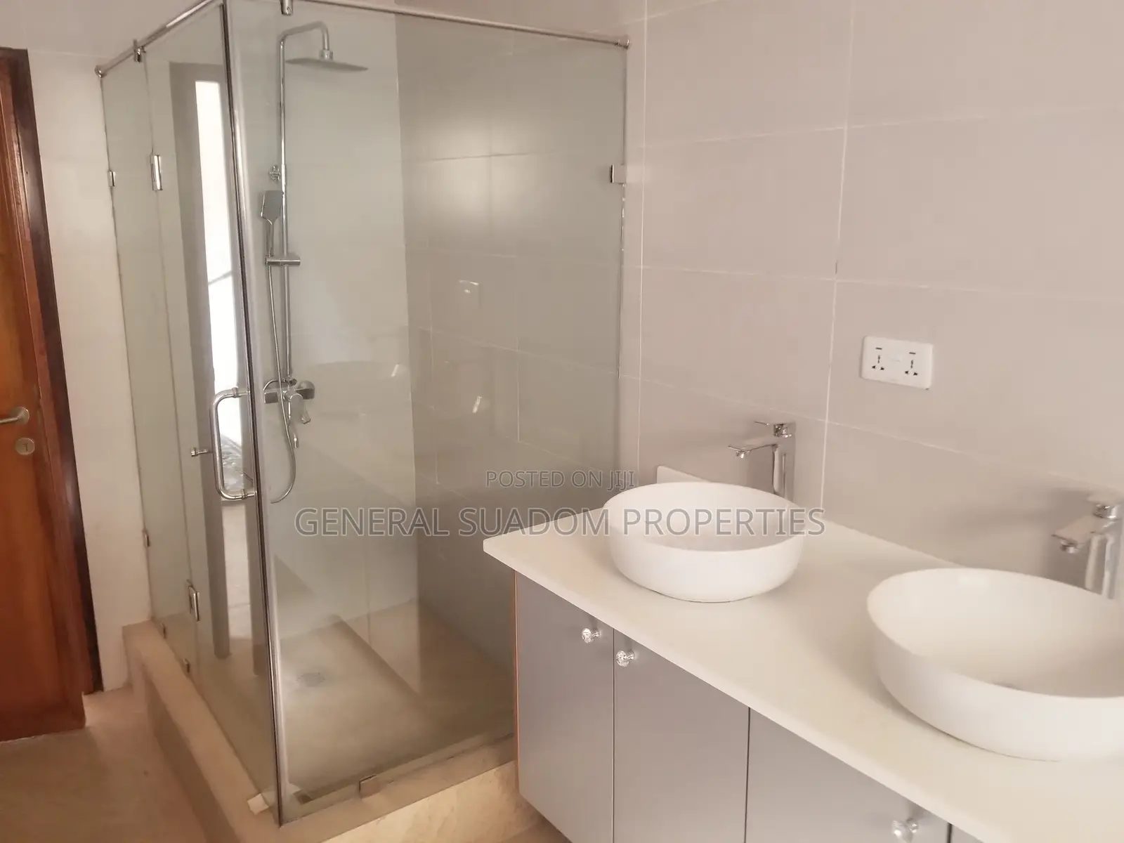 4bdrm Duplex in Suadom Properties, Coca Cola for Sale