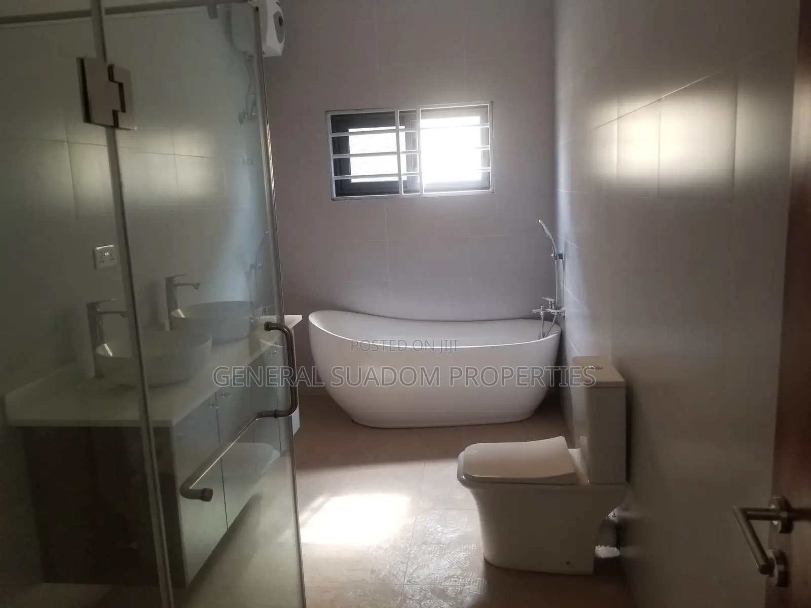 4bdrm Duplex in Suadom Properties, Coca Cola for Sale