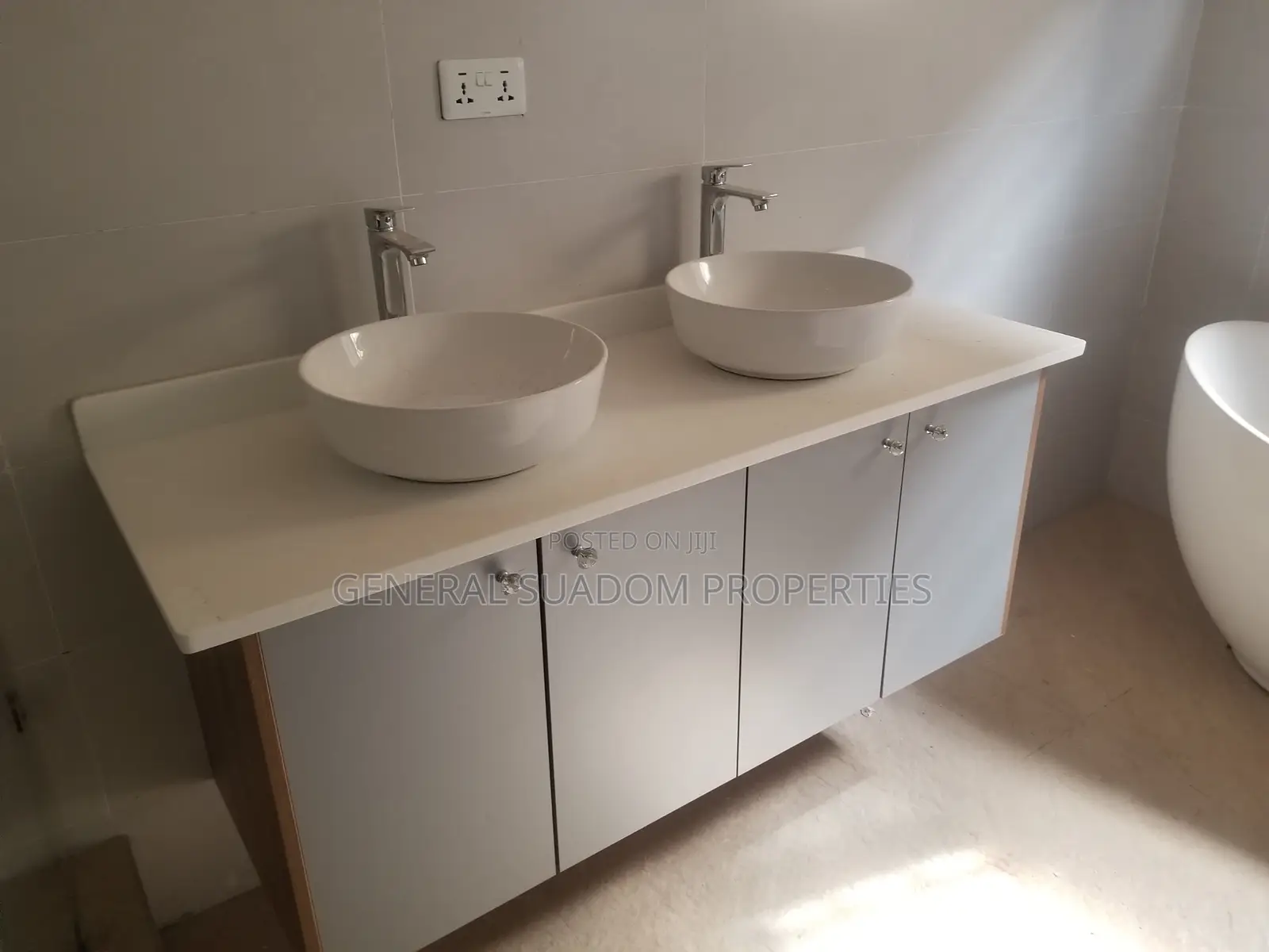 4bdrm Duplex in Suadom Properties, Coca Cola for Sale