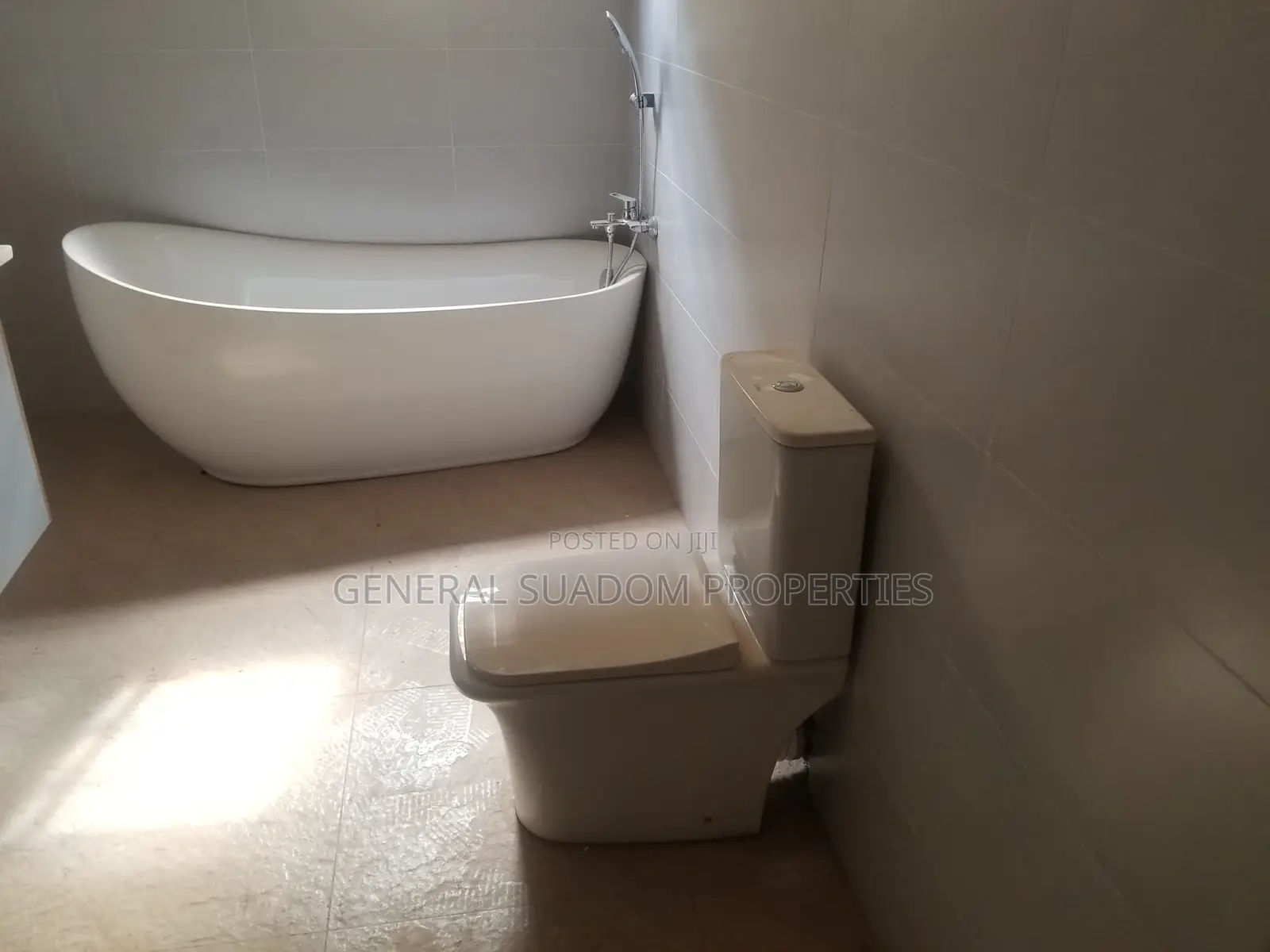 4bdrm Duplex in Suadom Properties, Coca Cola for Sale