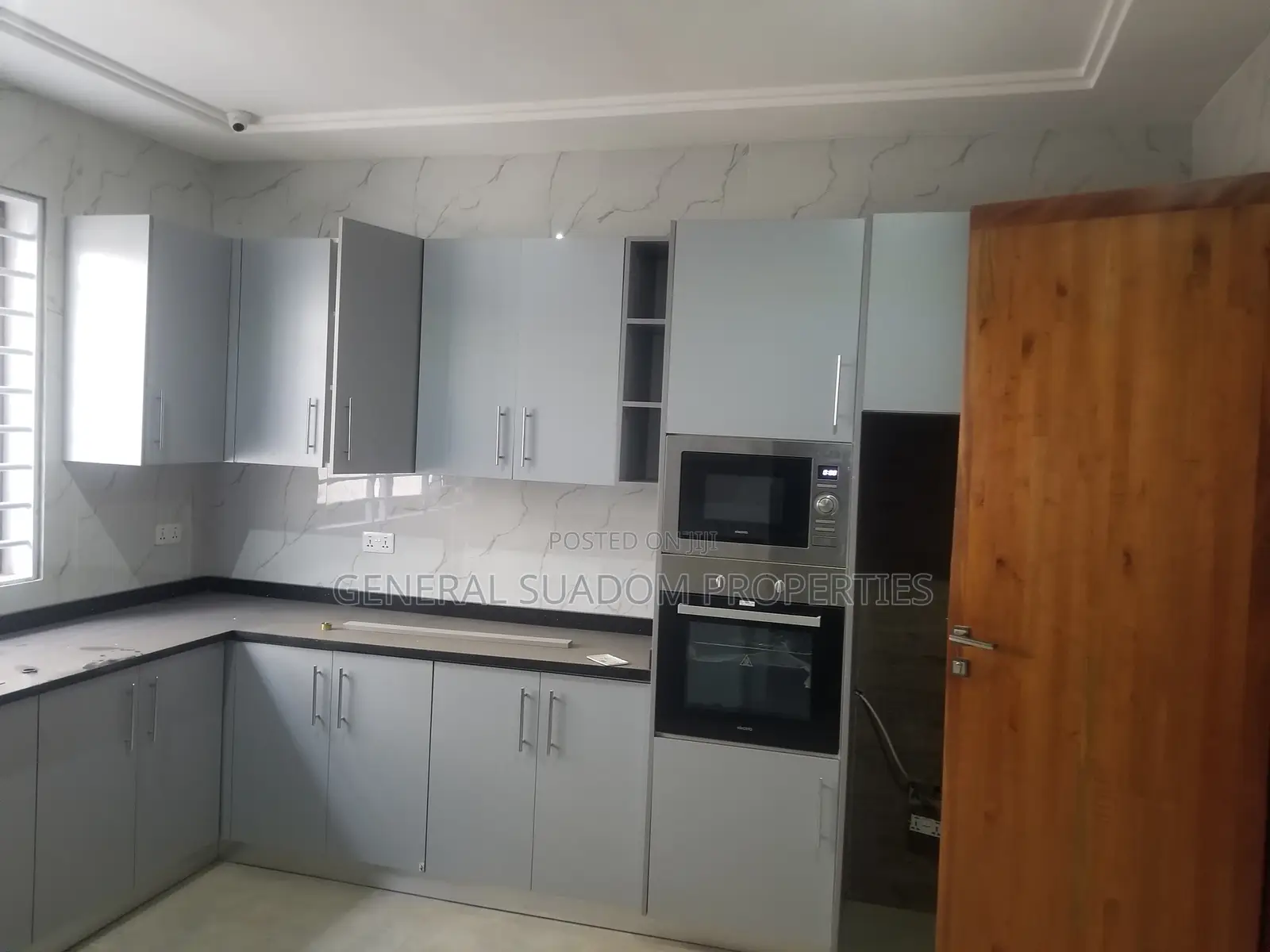 4bdrm Duplex in Suadom Properties, Coca Cola for Sale