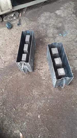 Manual Hand Mould With Hollow Pin LM