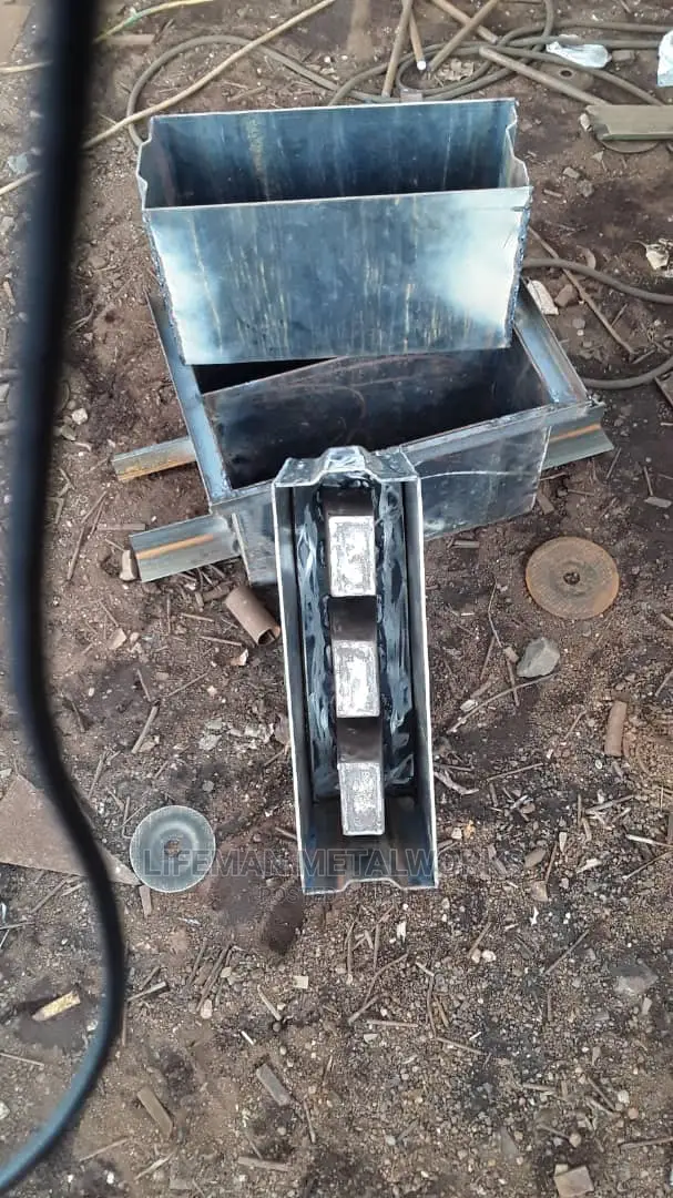 Manual Hand Mould With Hollow Pin LM