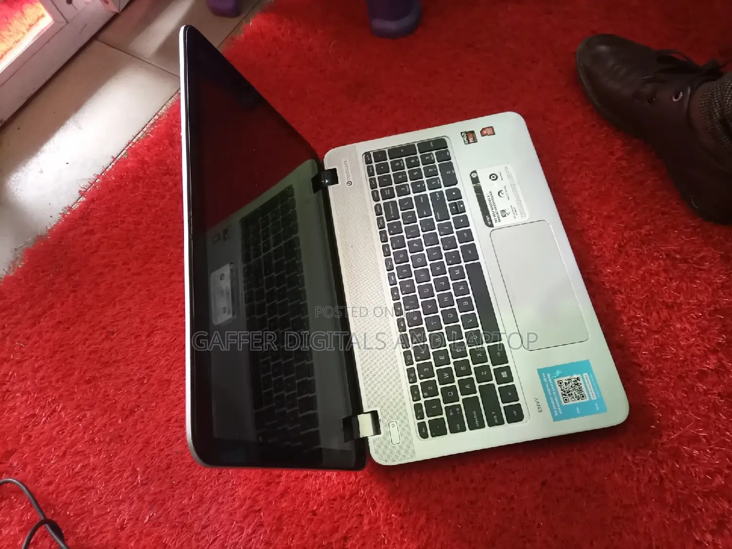 New Laptop HP Envy 15 8GB AMD A10 HDD 750GB