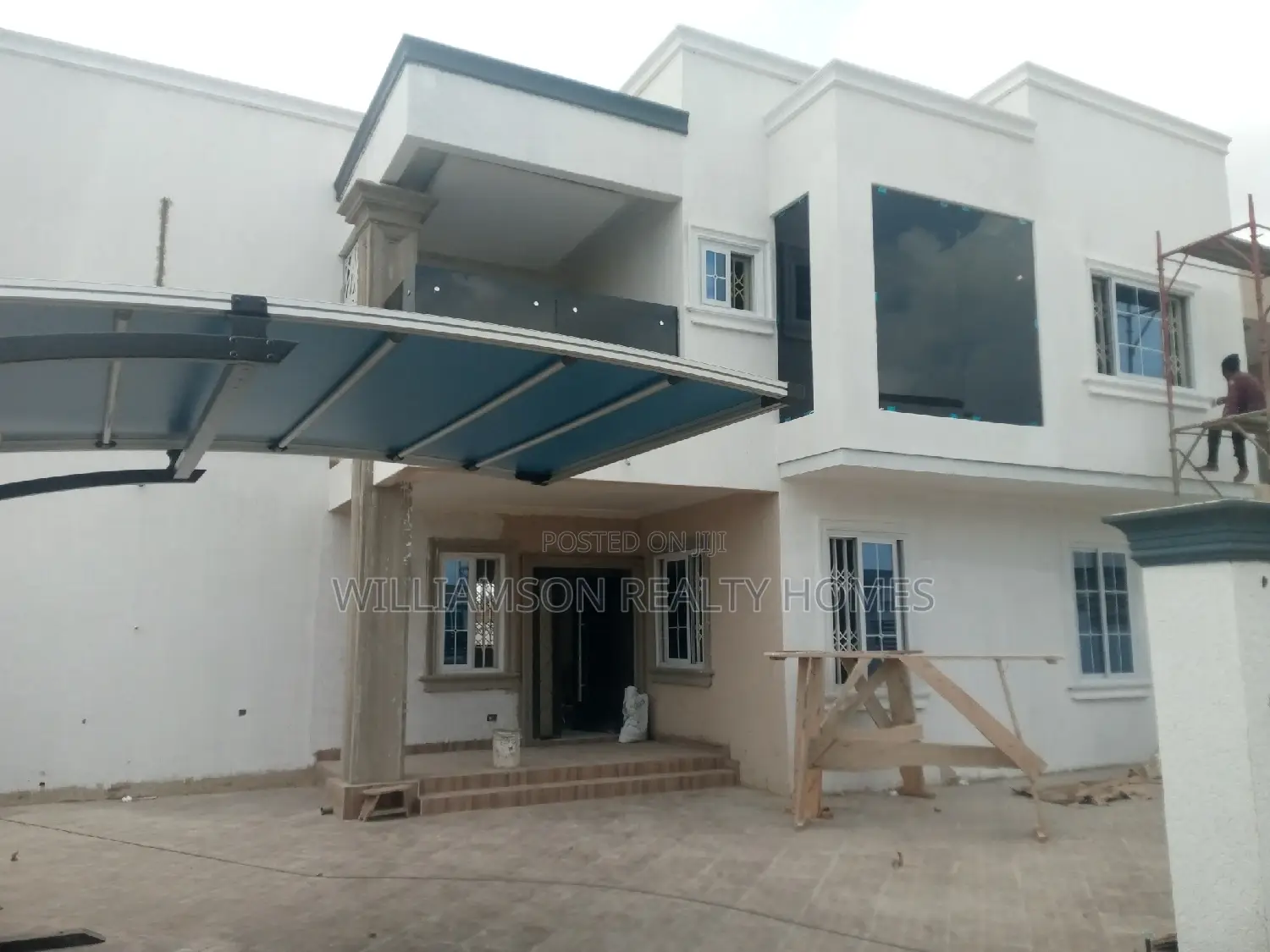 3bdrm Mansion in Coastal Estate Area, Spintex for sale
