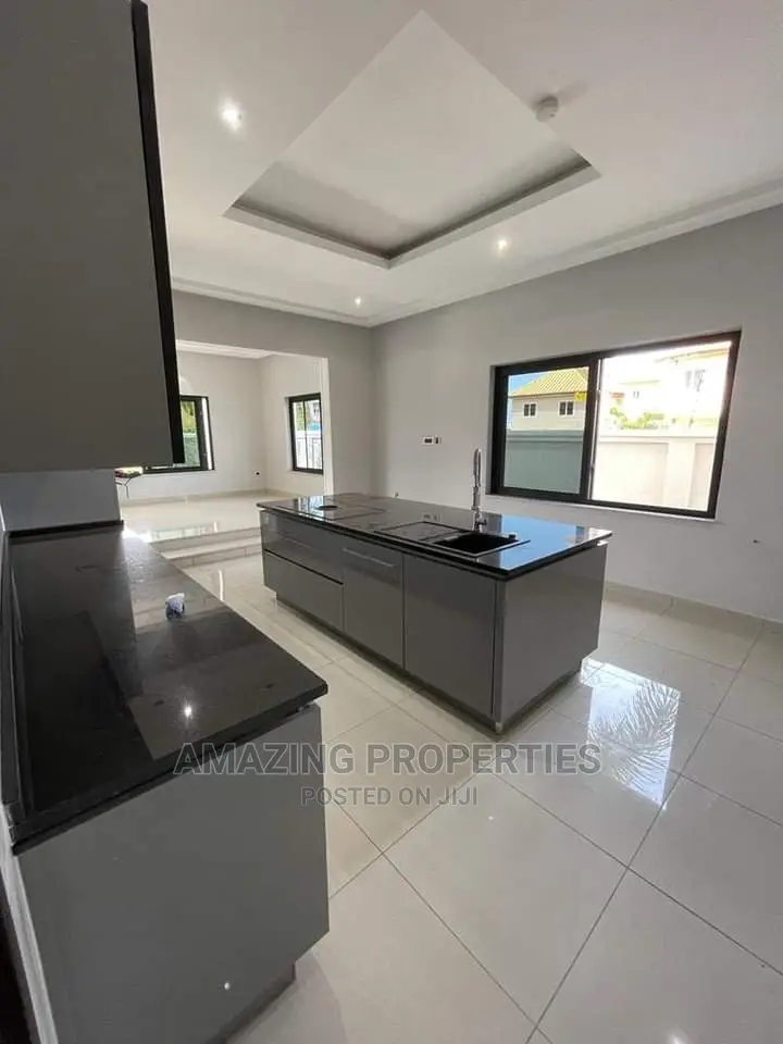5bdrm House in for Sale 5 Bedroom for Sale