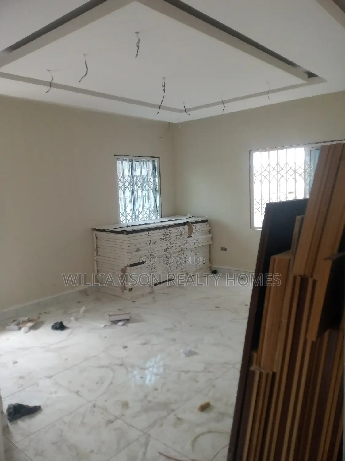 3bdrm Mansion in Coastal Estate Area, Spintex for sale