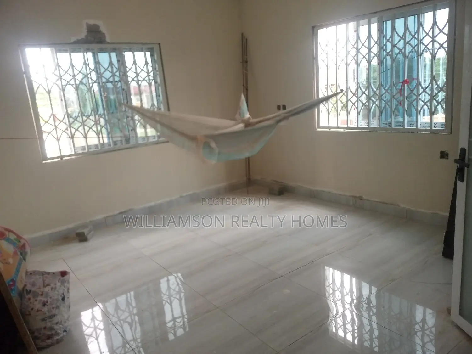 3bdrm Mansion in Coastal Estate Area, Spintex for sale