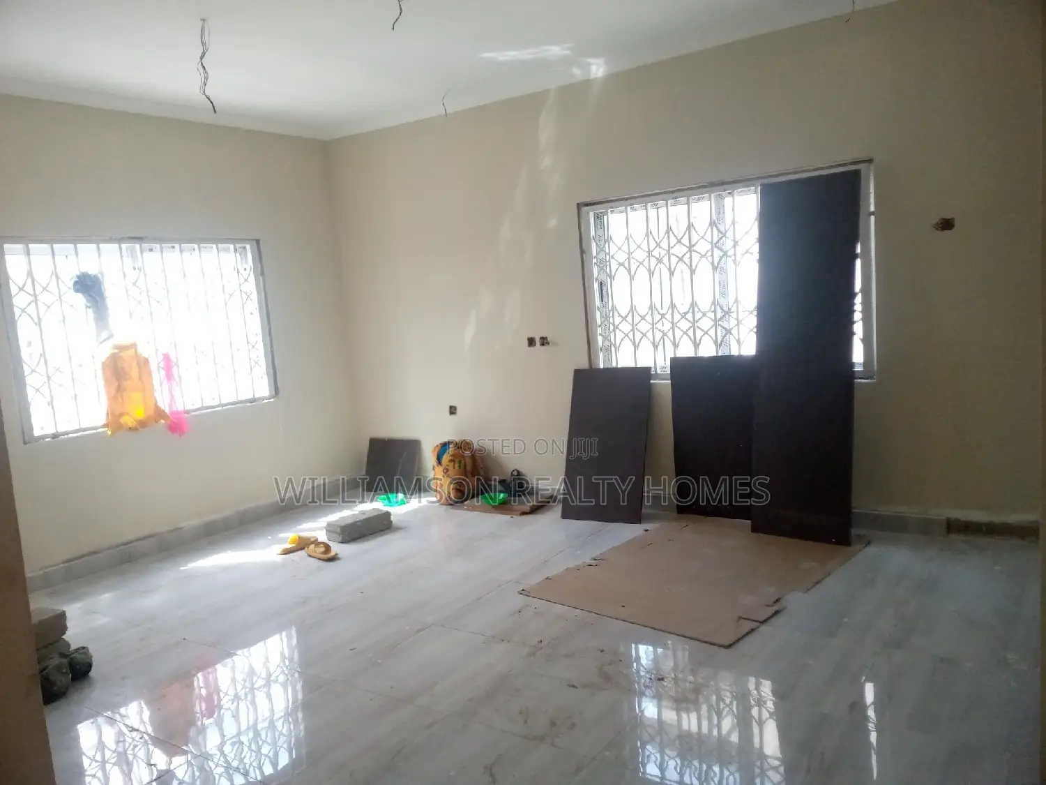 3bdrm Mansion in Coastal Estate Area, Spintex for sale