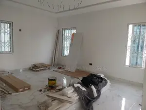 3bdrm Mansion in Coastal Estate Area, Spintex for sale