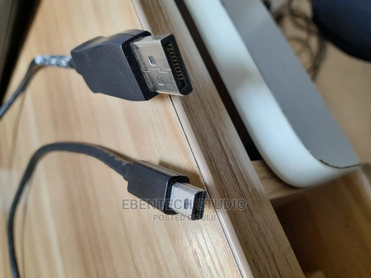 Mini DP (Display Port) to DP (Display Port) Cable
