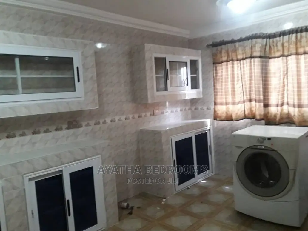 5bdrm House in Ayathar Bedroom, Accra Metropolitan for Sale