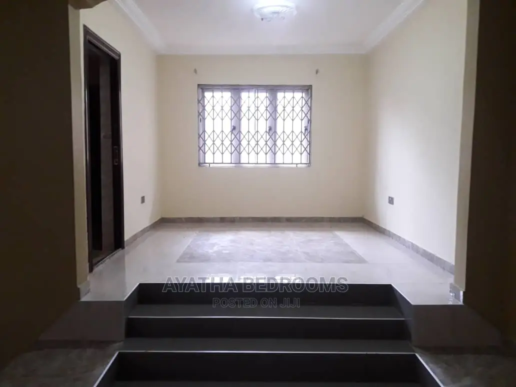 5bdrm House in Ayathar Bedroom, Accra Metropolitan for Sale