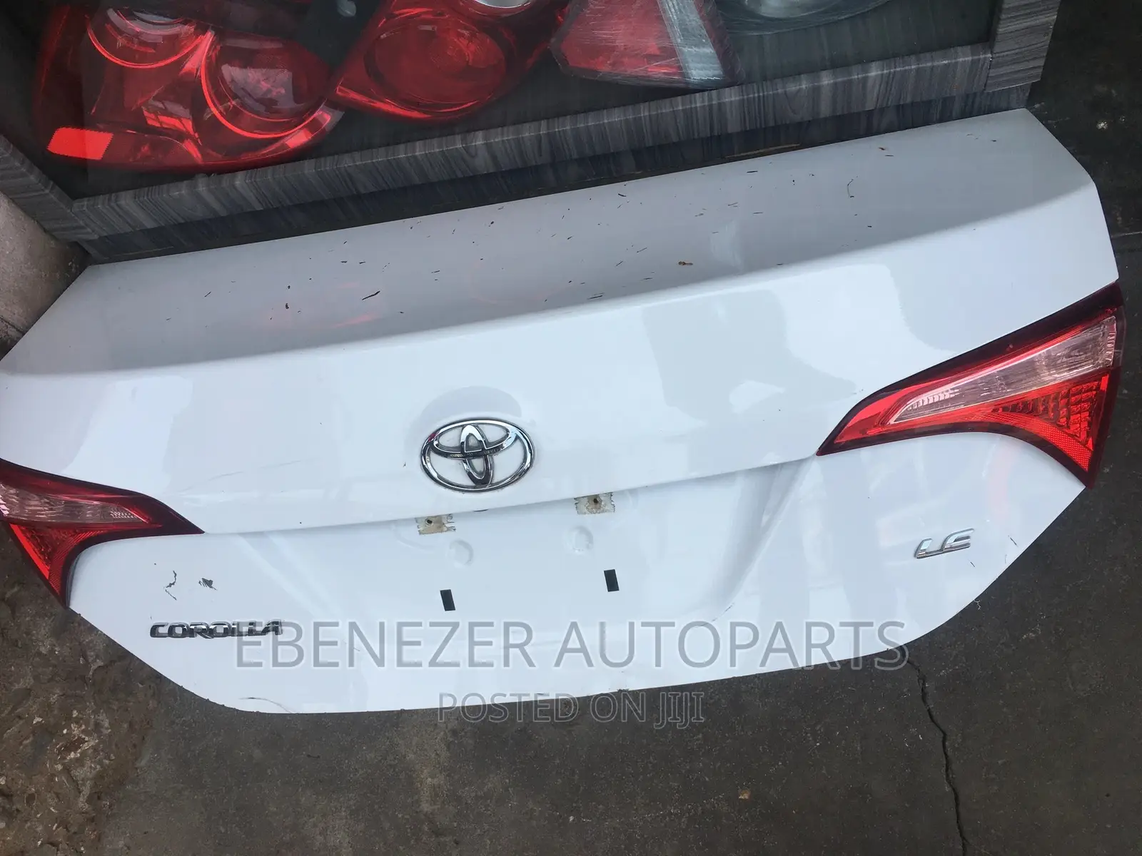 Corolla 2015 Boot Available