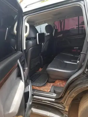 Car Rentals Rent a Car Landcruisers V8 for Rent in Ghana