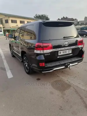Car Rentals Rent a Car Landcruisers V8 for Rent in Ghana