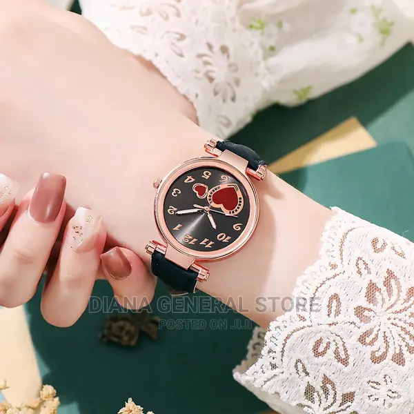 New Women's Fashion Brand Watch Love Watch Peach Heart
