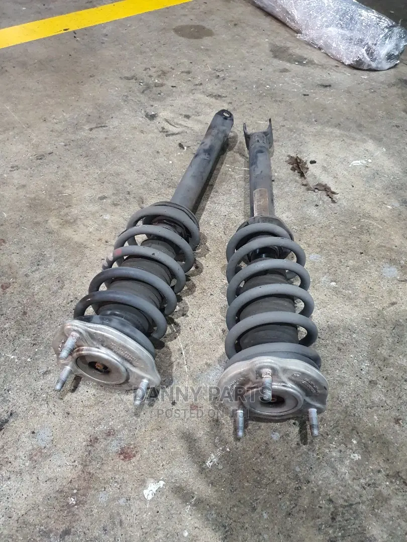 Mercedes Benz C200C180 W205 Front Shock Absorbers in Abossey Okai
