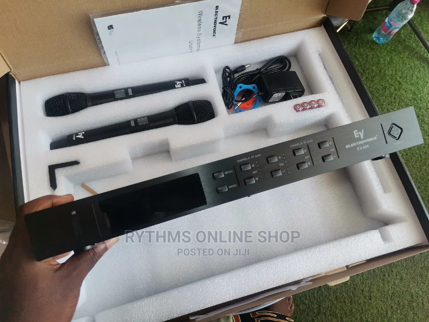 Wireless Microphone (EV-880)