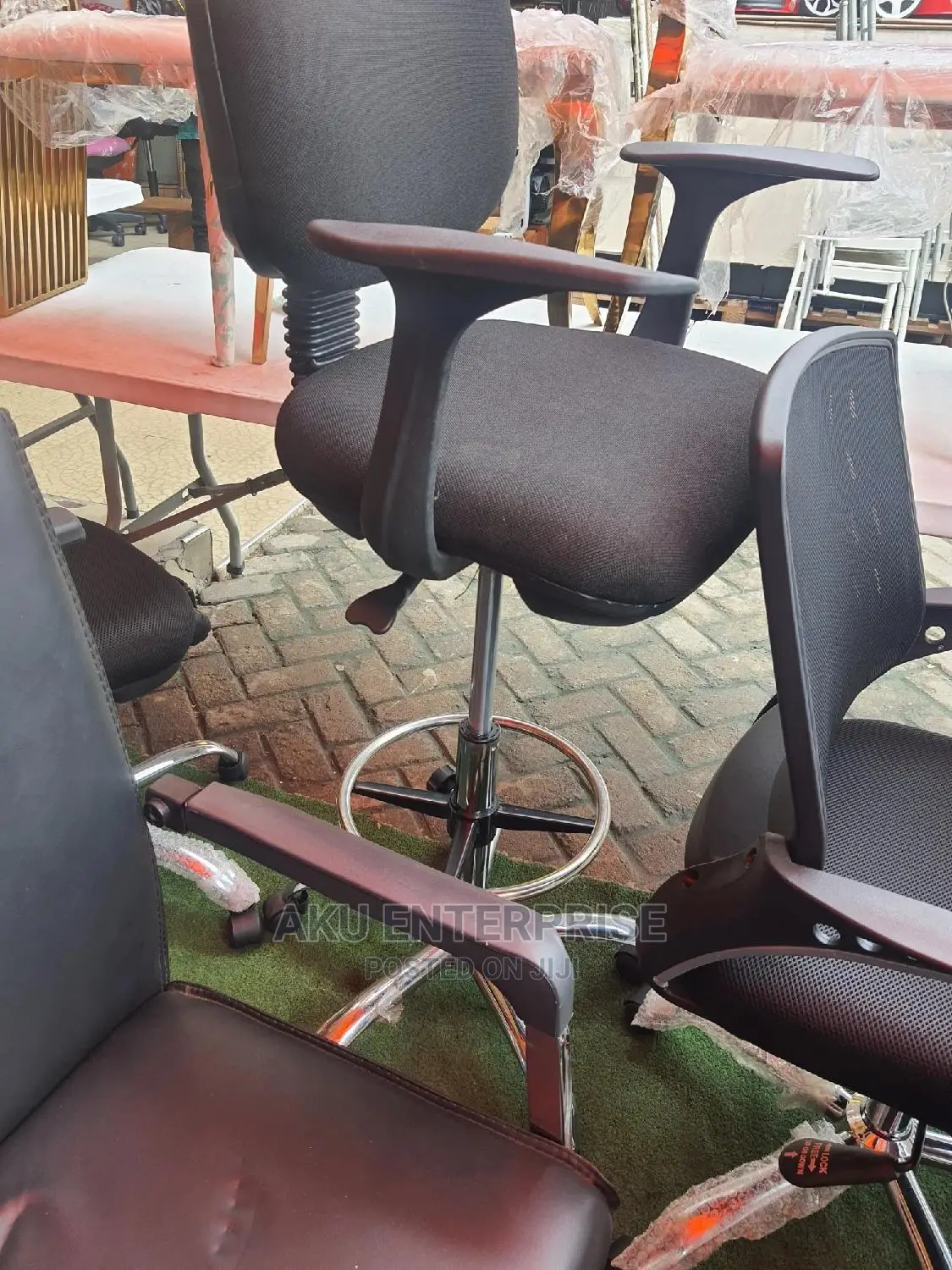 Long Studio, Reception Desk, Standing Desk Chairs