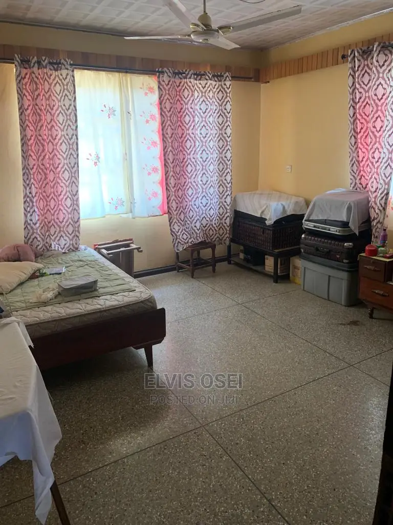 5bdrm House in Gbawe for sale