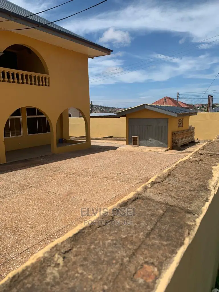 5bdrm House in Gbawe for sale
