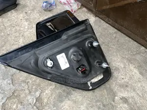 Ford F-150 2006 Side Mirror With Light Available