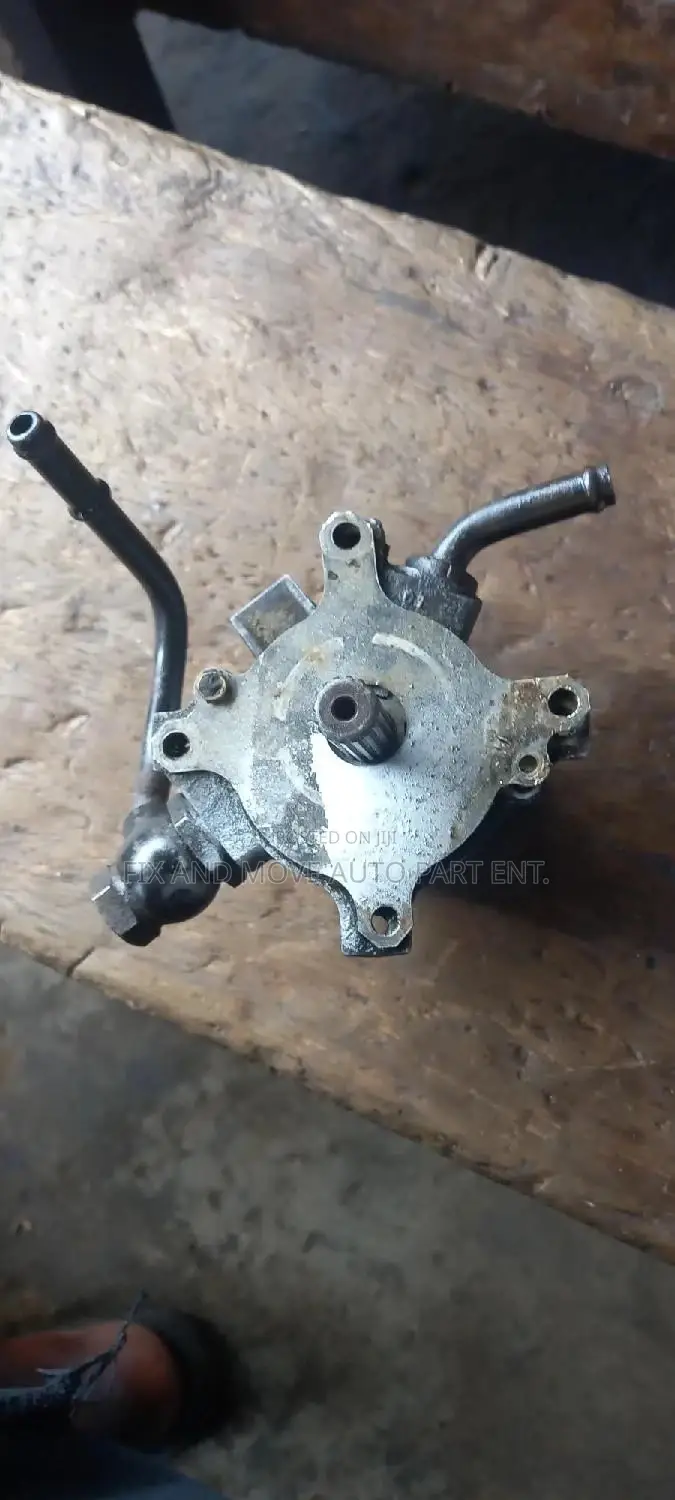 Hilux/Hiace/4runner Alternator Vacuum Pump(Exhauster)