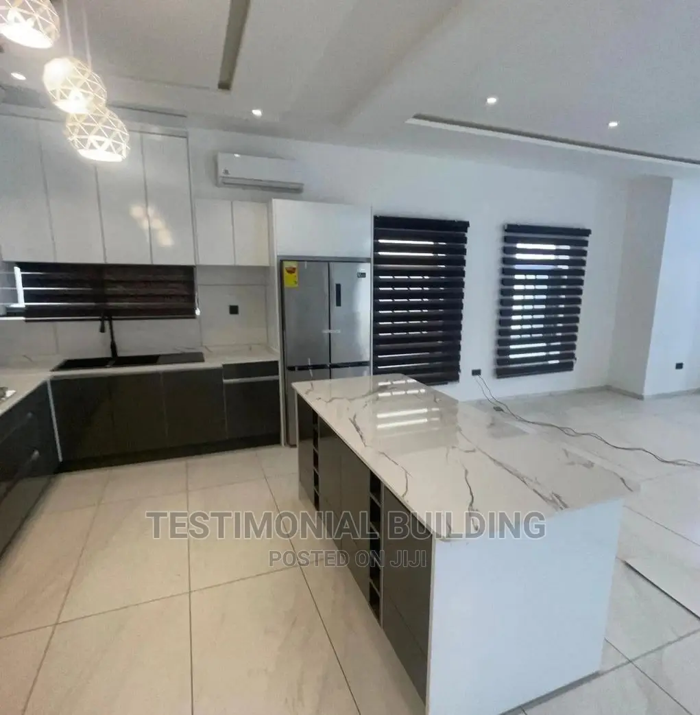 5bdrm House in Testimonial Building, East Legon for Sale