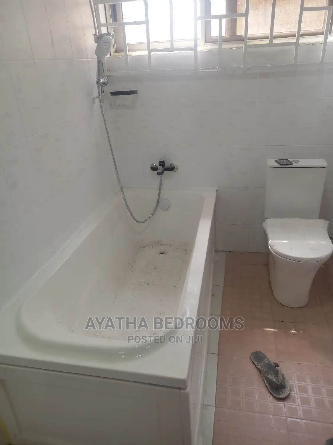2bdrm Apartment in Ayathar Bedroom, Ledzokuku-Krowor for Rent