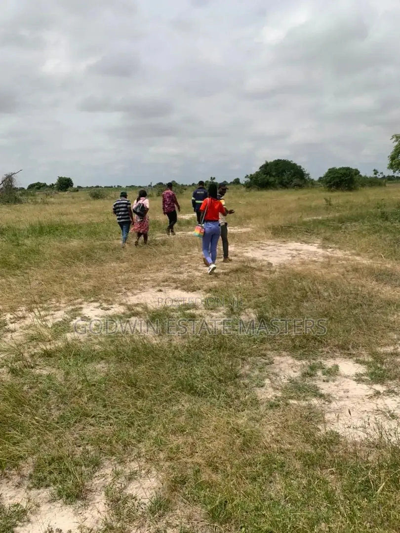 Easte Plot Selling at a Good Location.