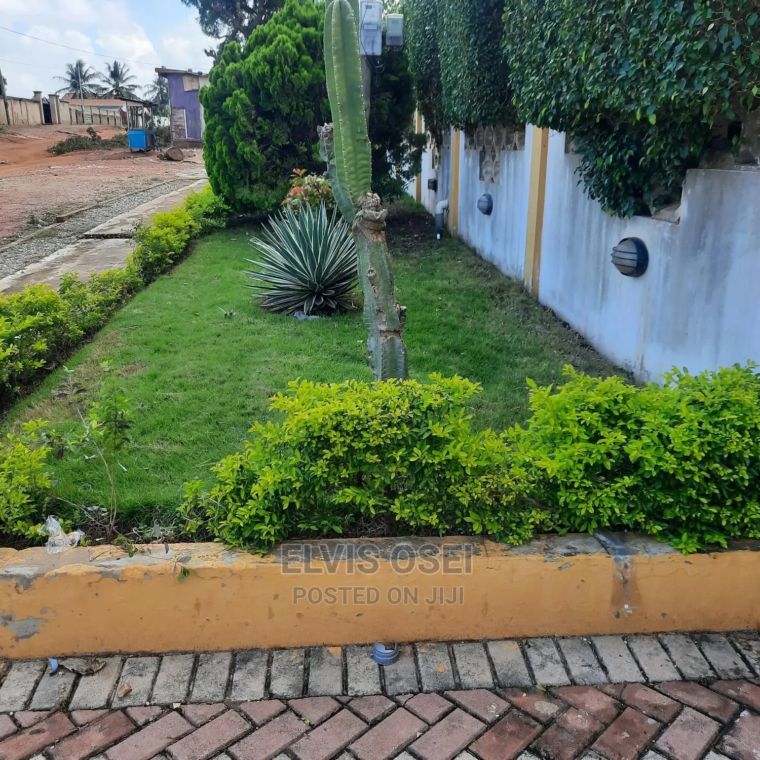3bdrm House in Gbawe for sale