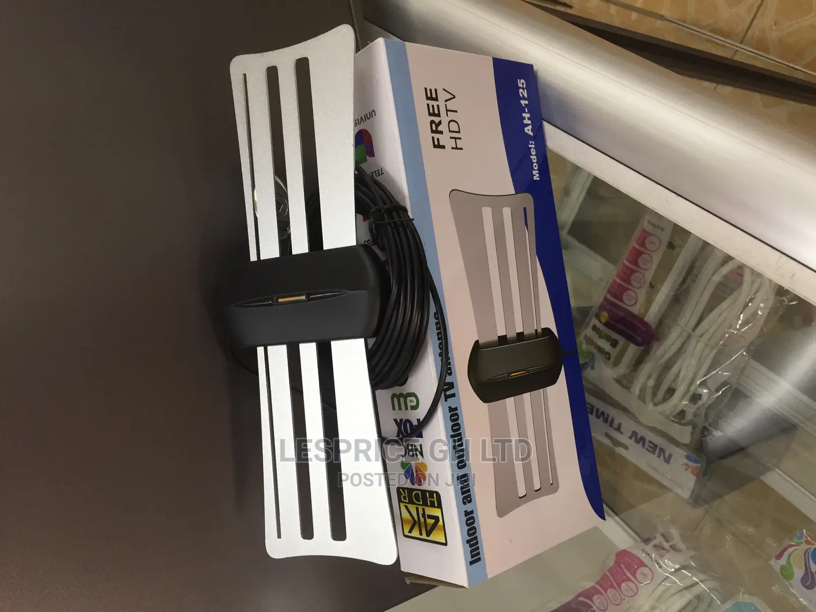 Powerful Indoor and Outdoor HDTV Antenna