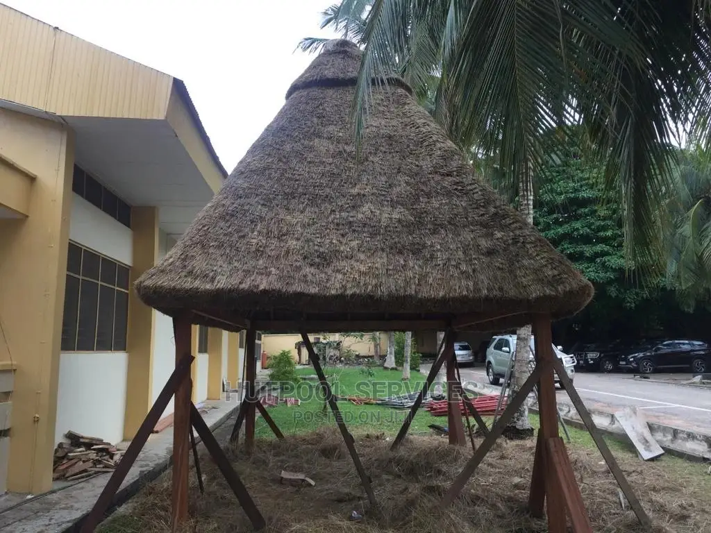 School Summer Hut "Relaxation Hub"