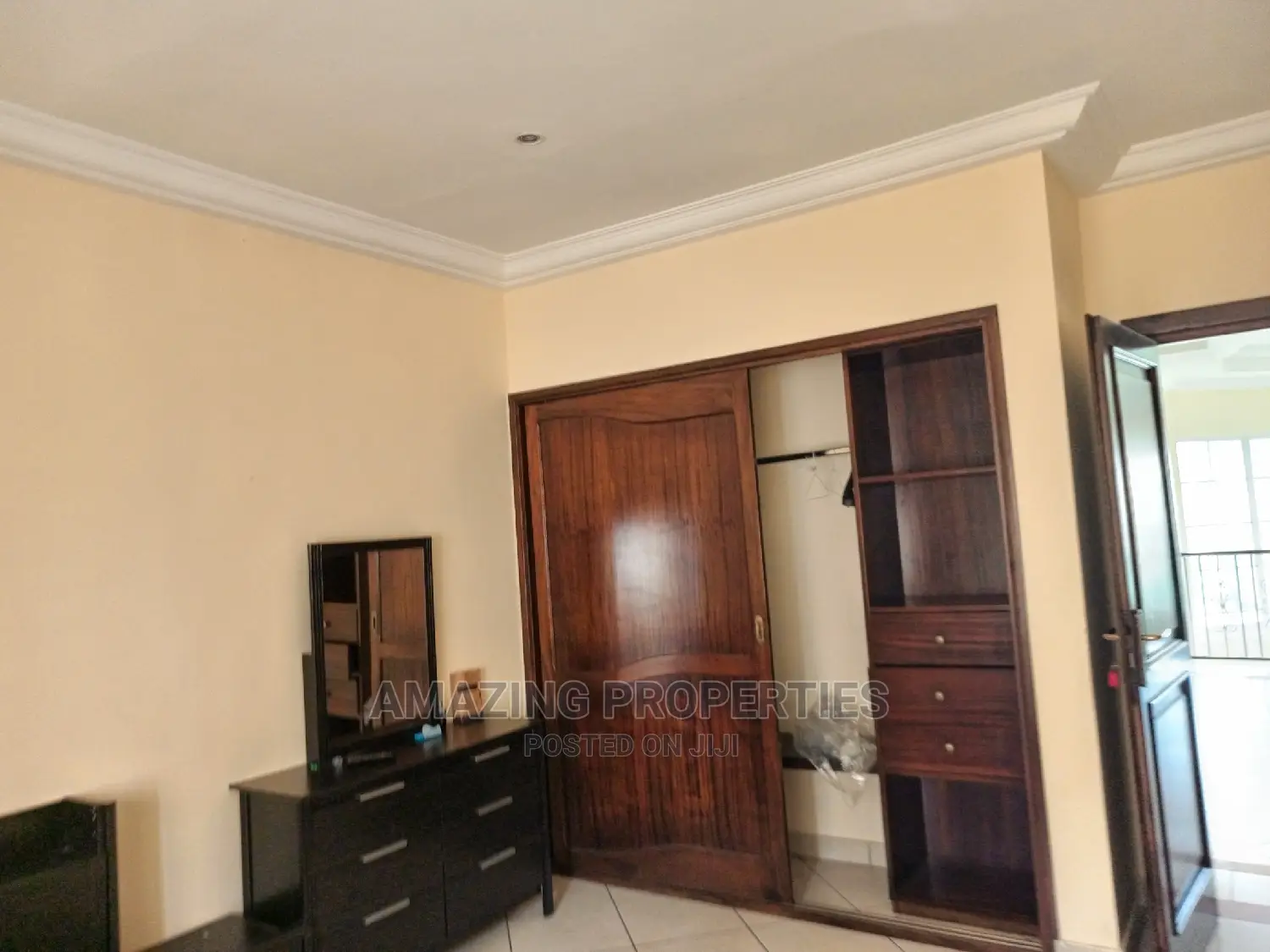 5bdrm House in East Legon for sale