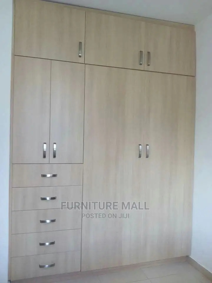 Lovely Inbuilt Wardrobe . Free Delivery 
