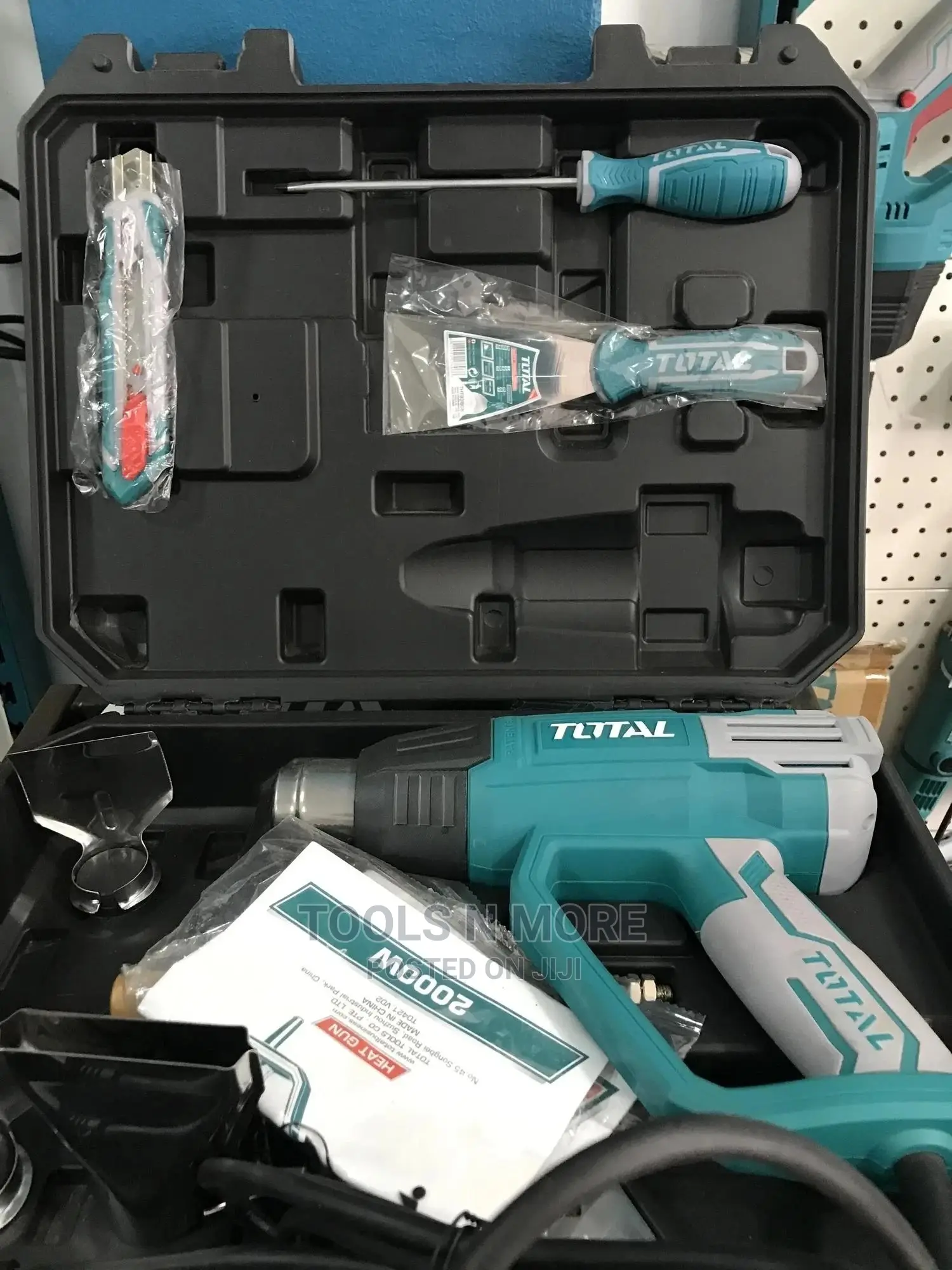 Total Heat Gun With Accessory Tools