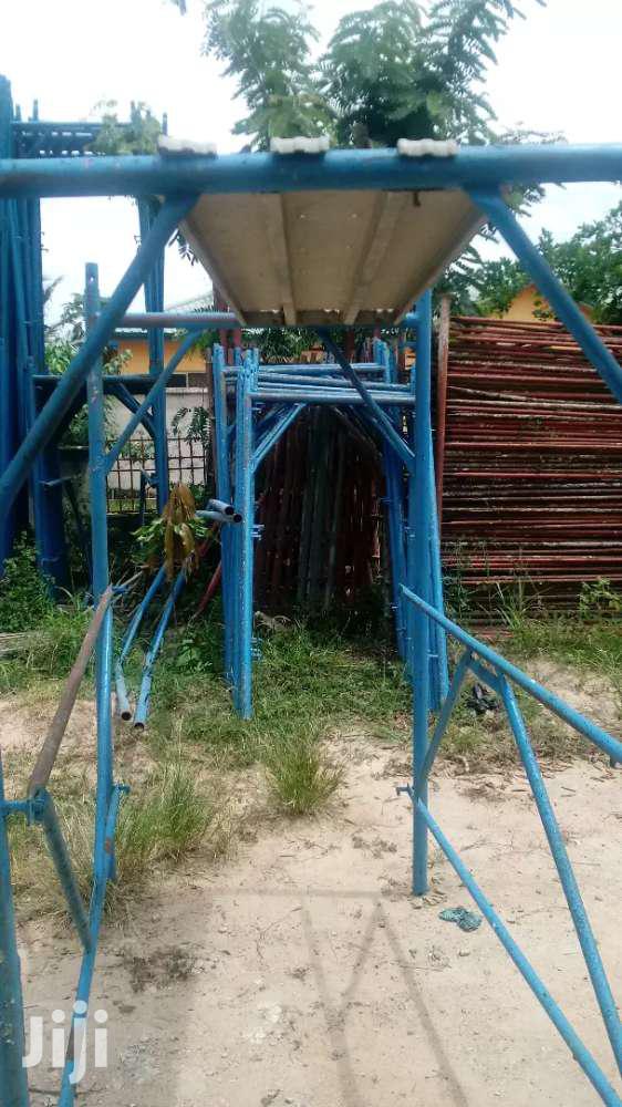 Scaffolds/Hiring Sale/Props /Formwork /Decking /Pillars/Slab