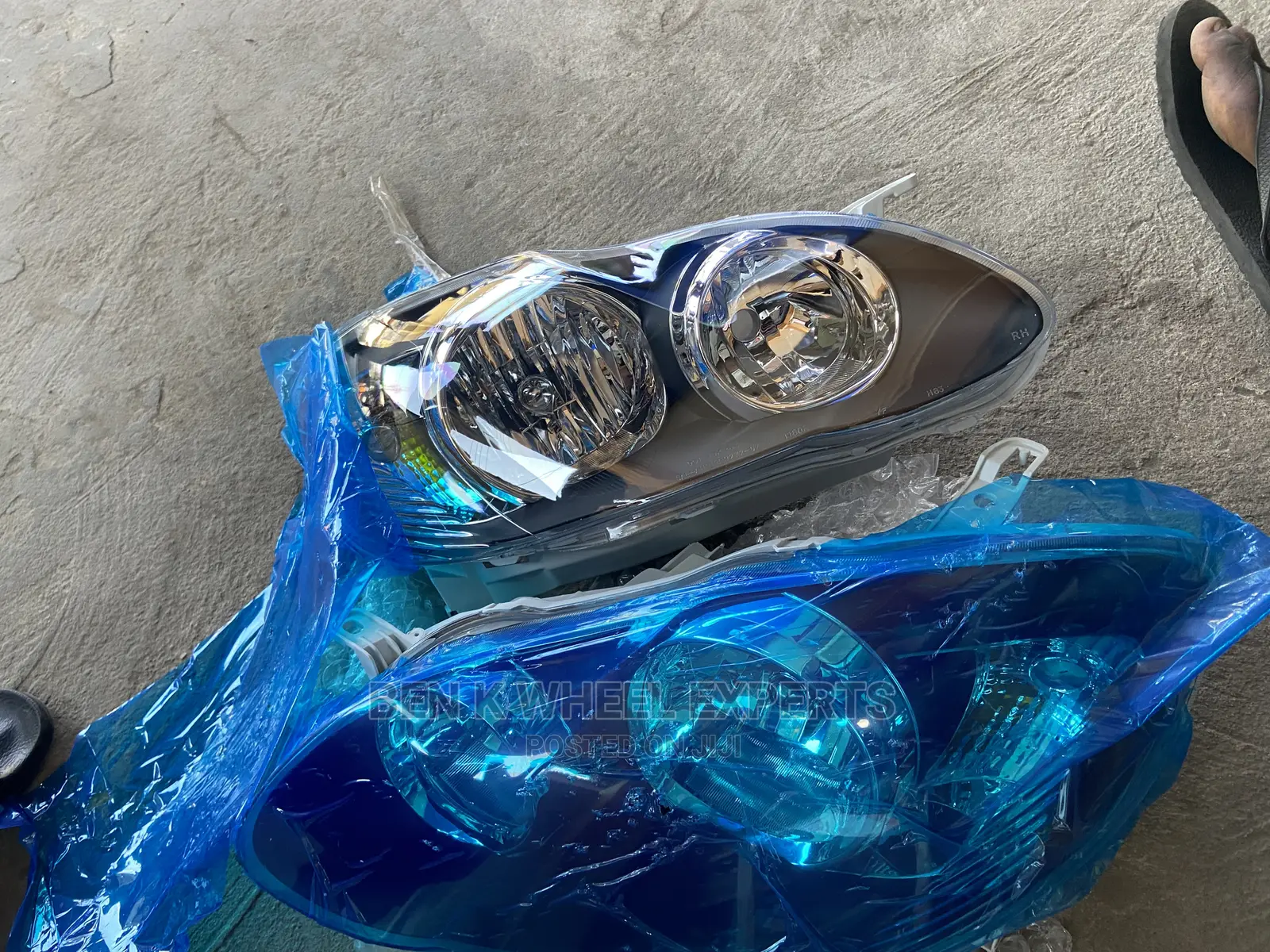 Corolla 2003-08 Headlight Black