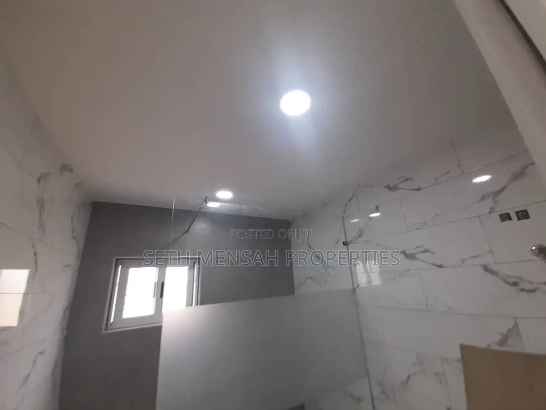 4bdrm House in Seth Mensah, Airport Residential Area for Sale