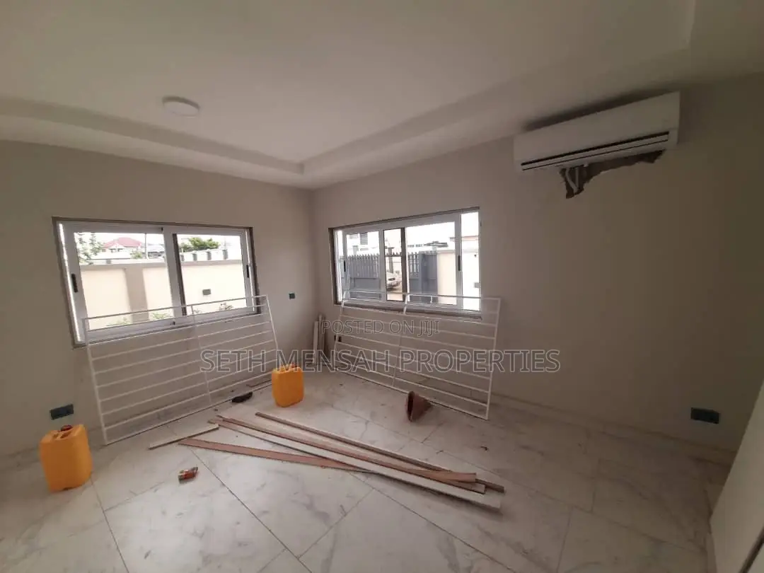 4bdrm House in Seth Mensah, Airport Residential Area for Sale