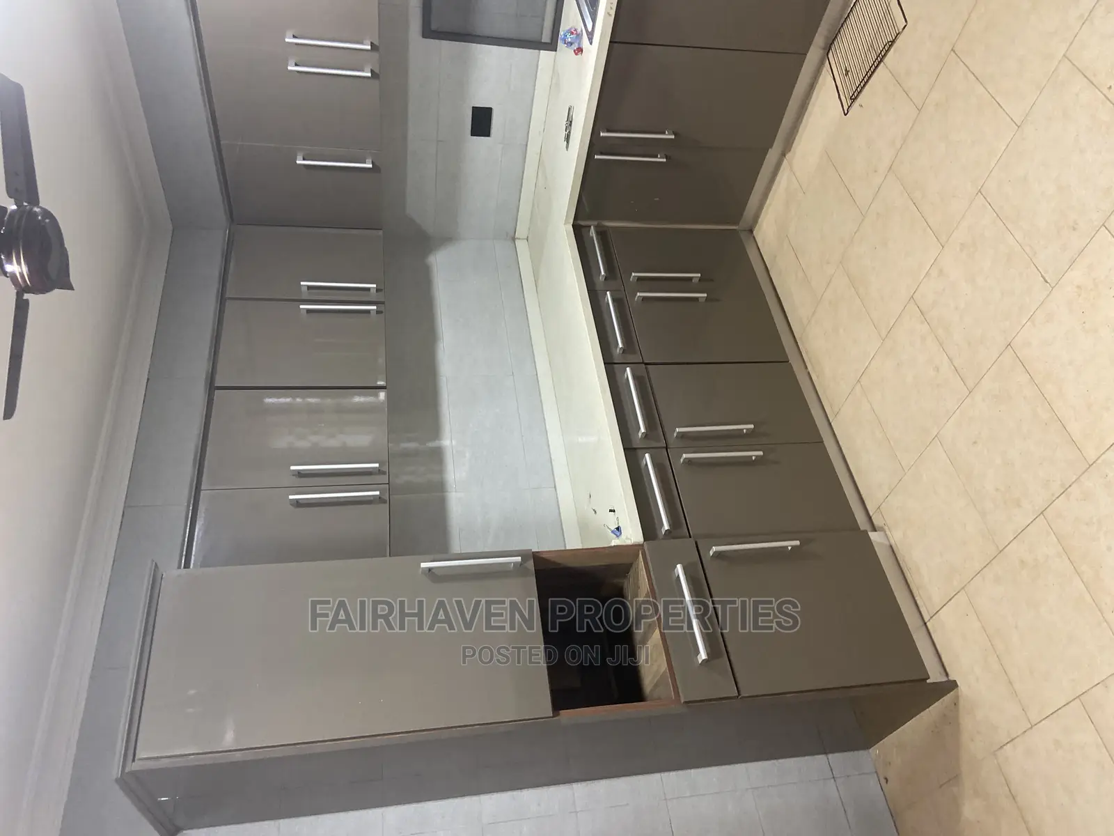 3bdrm House in East Airport for Rent