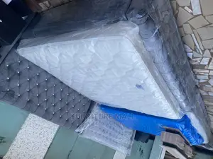 De Queens Bed Plus Mattress . Delivery Is Free