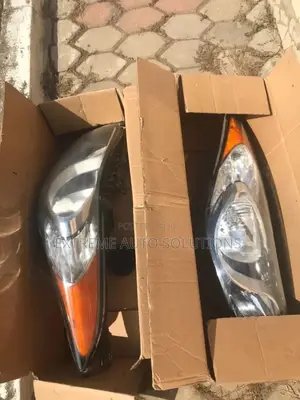 Hyundai Elantra 2011 Headlights