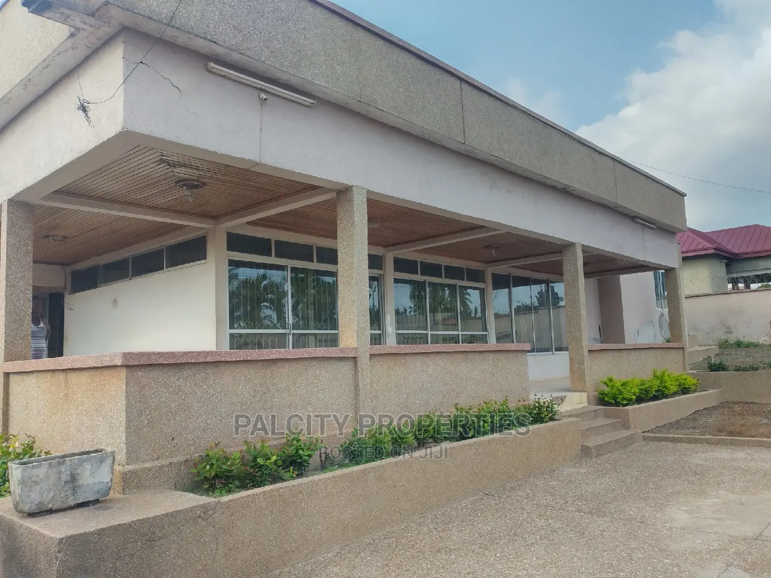 5bdrm House in Atasamanso, Kumasi Metropolitan for rent