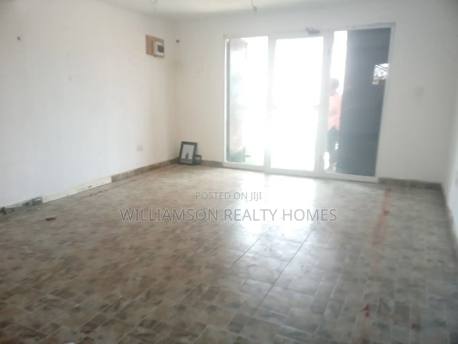Road Side Business Shop/Store/Office Space for Rent