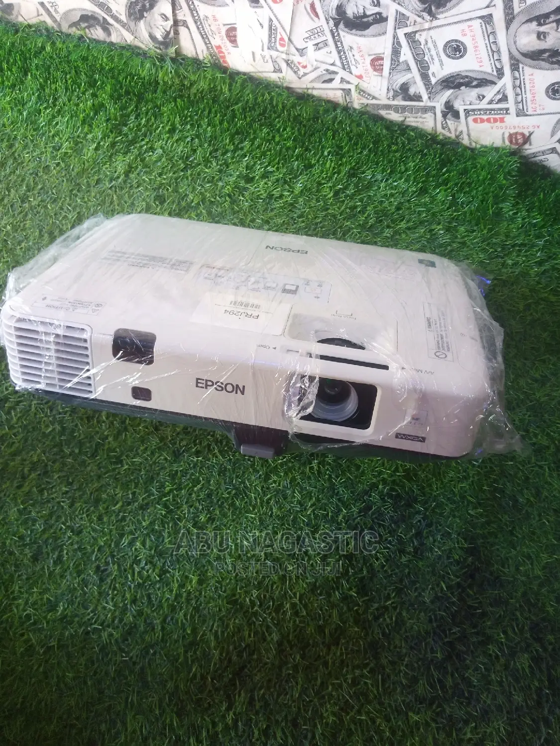 Epson Eb-1945w Projector 4200 Lumens High Brightness