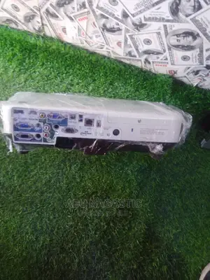 Epson Eb-1945w Projector 4200 Lumens High Brightness
